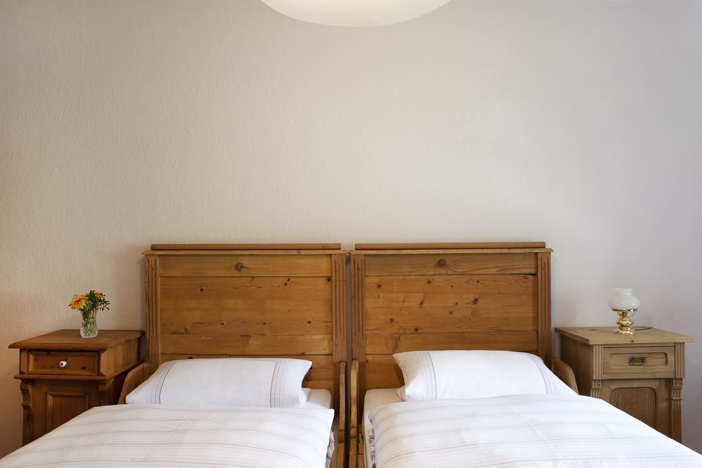 Wild-Berghof Buchet Hotel Bernried Bilik gambar